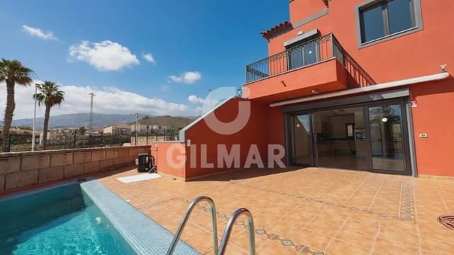 3 bedroom Semi-detached Villa for sale in Playa del Duque, Adeje with pool - € 940,000 (Ref: 9532900)