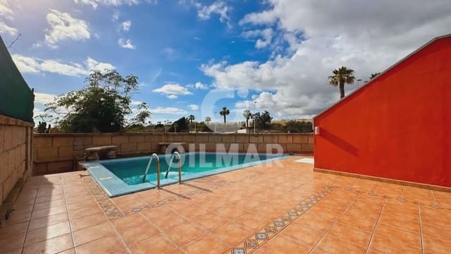 3 bedroom Semi-detached Villa for sale in Playa del Duque, Adeje with pool - € 940,000 (Ref: 9532900)