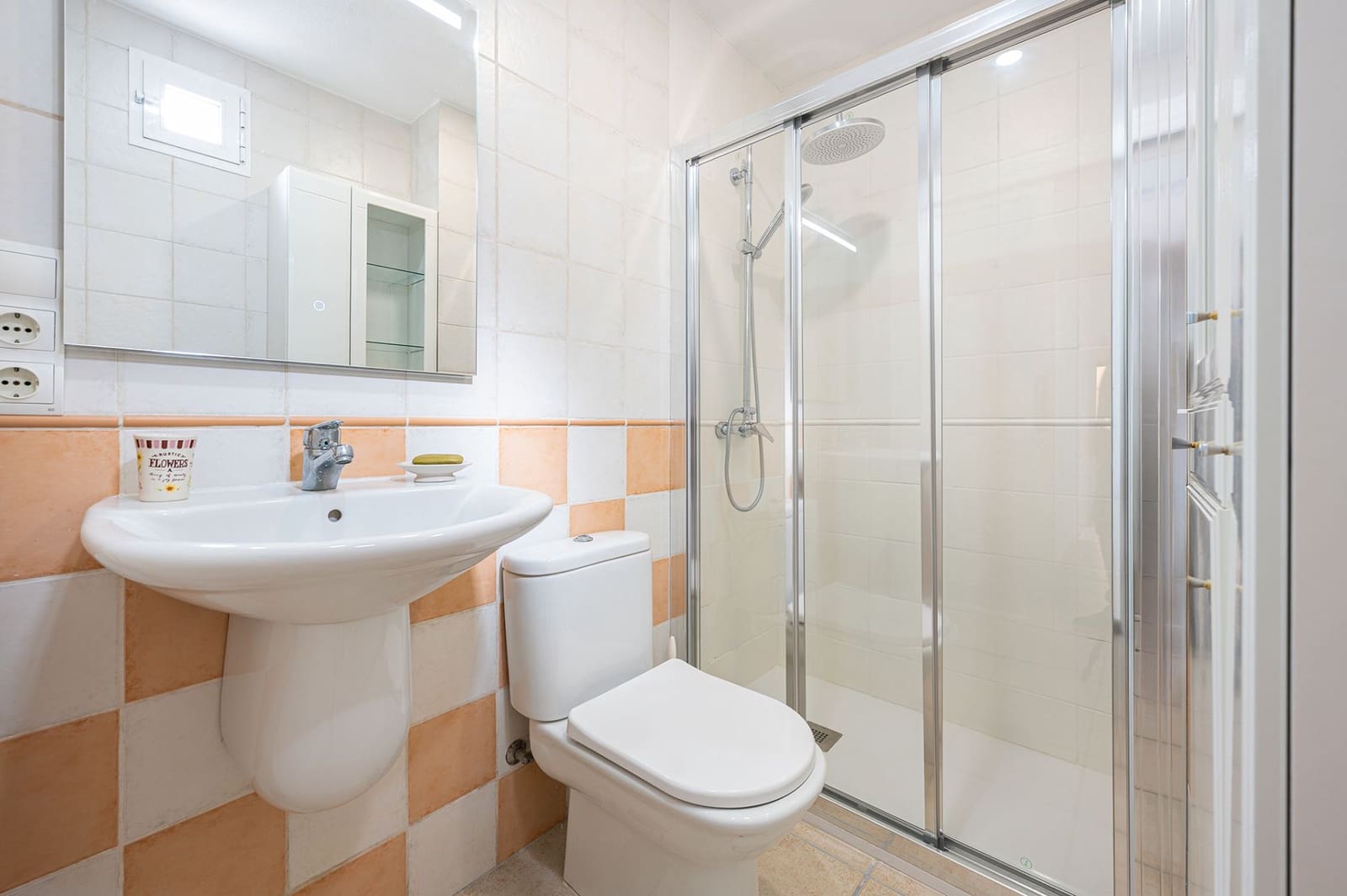 2 bedroom Flat for sale in Las Palmas de Gran Canaria - € 248,000 (Ref: 9588488)