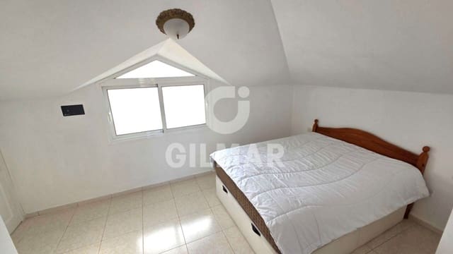 2 makuuhuone Kattohuoneisto myytävänä paikassa Los Cristianos, Arona - 390 000 € (Ref: 9593250)