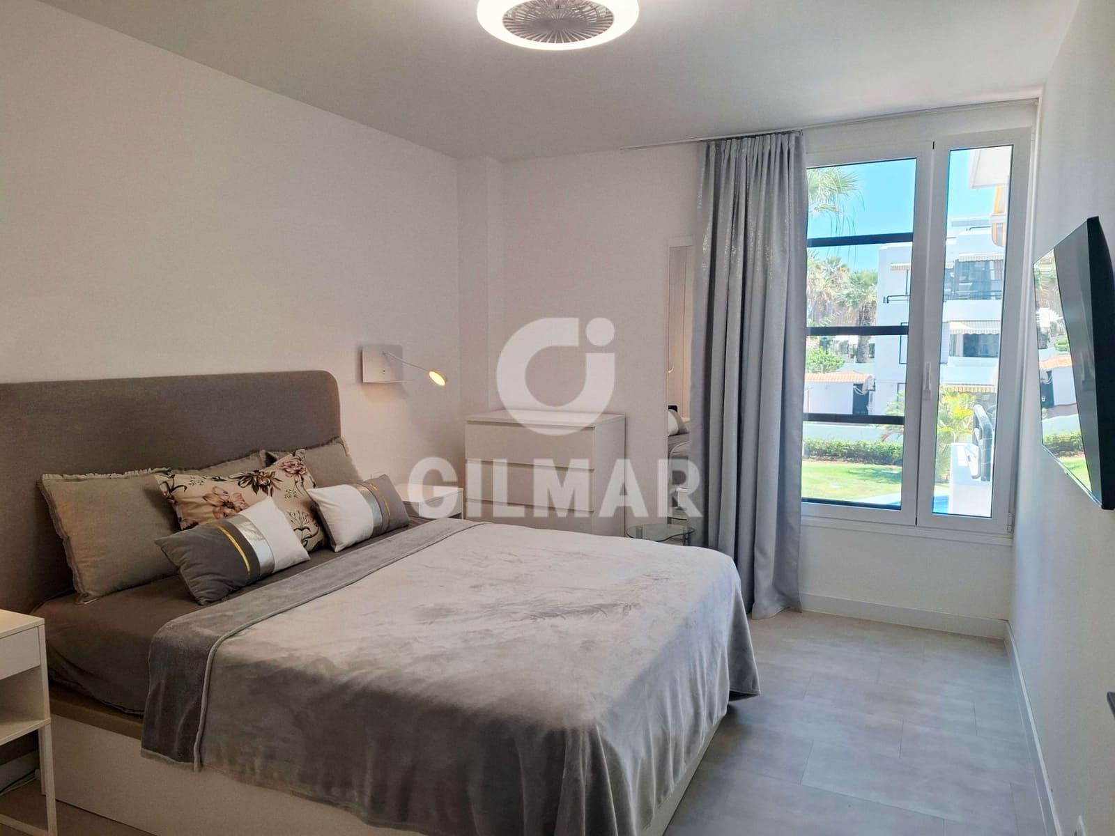 2 slaapkamer Strandappartement te koop in Arona - € 550.000 (Ref: 9631843)