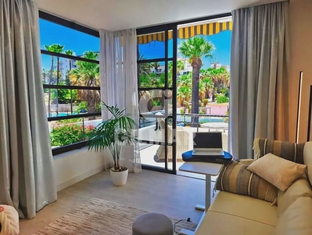 2 soverom Strandleiligheter til salgs i Playa de las Americas, Arona med svømmebasseng - € 479 000 (Ref: 9631843)