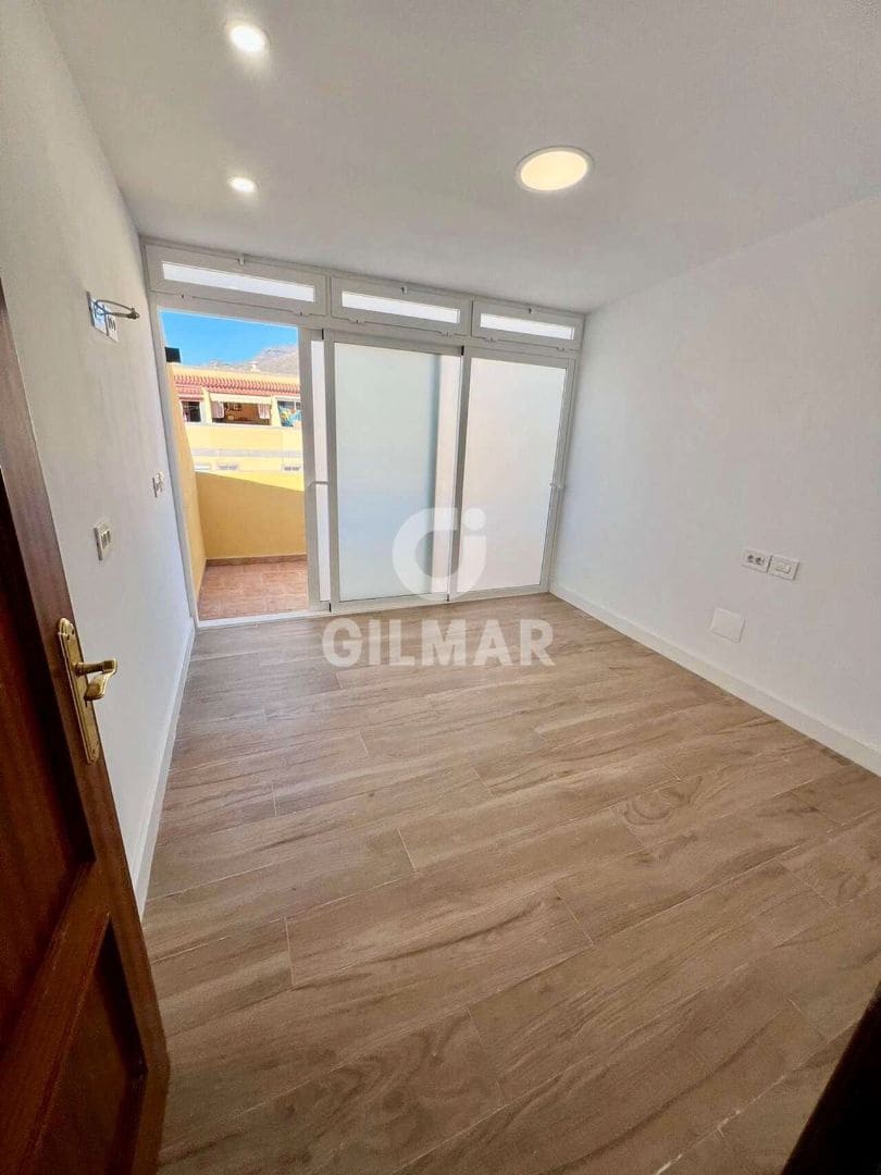 3 slaapkamer Appartement te koop in Arona met garage - € 290.000 (Ref: 9679296)