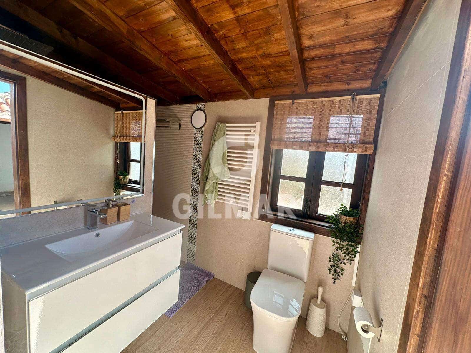 2 soveværelse Villa til salg i Guia de Isora med swimmingpool - € 695.000 (Ref: 9691658)