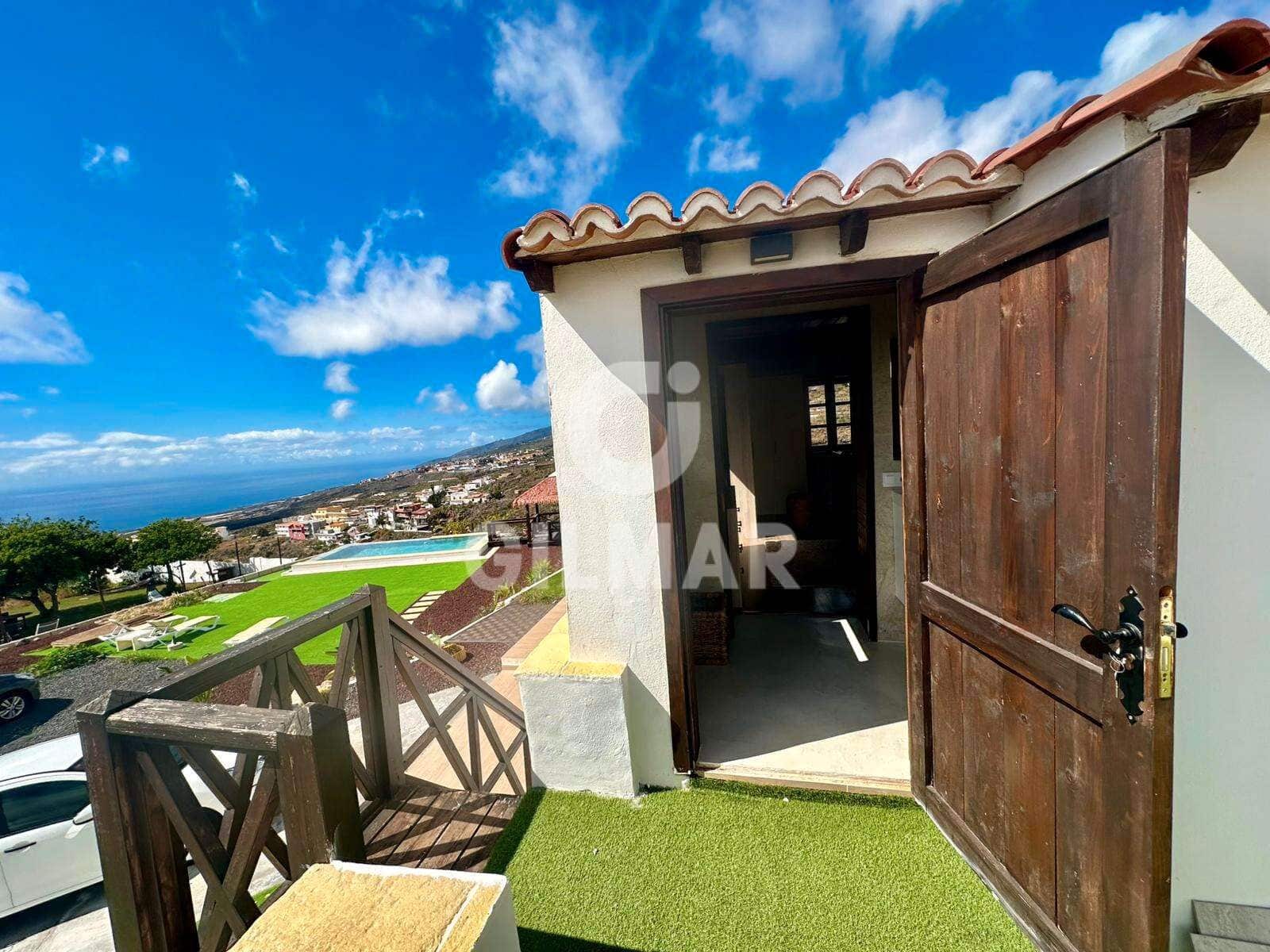 2 soveværelse Villa til salg i Guia de Isora med swimmingpool - € 695.000 (Ref: 9691658)