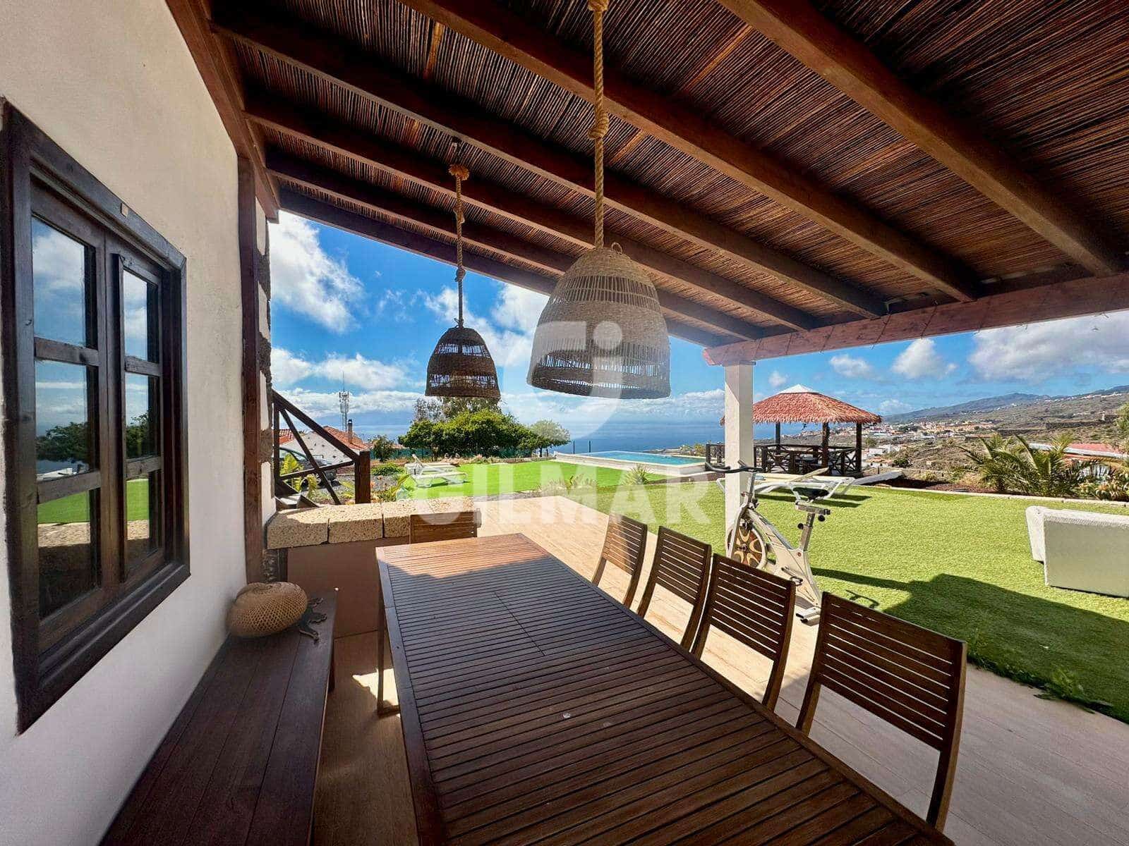 2 soveværelse Villa til salg i Guia de Isora med swimmingpool - € 695.000 (Ref: 9691658)