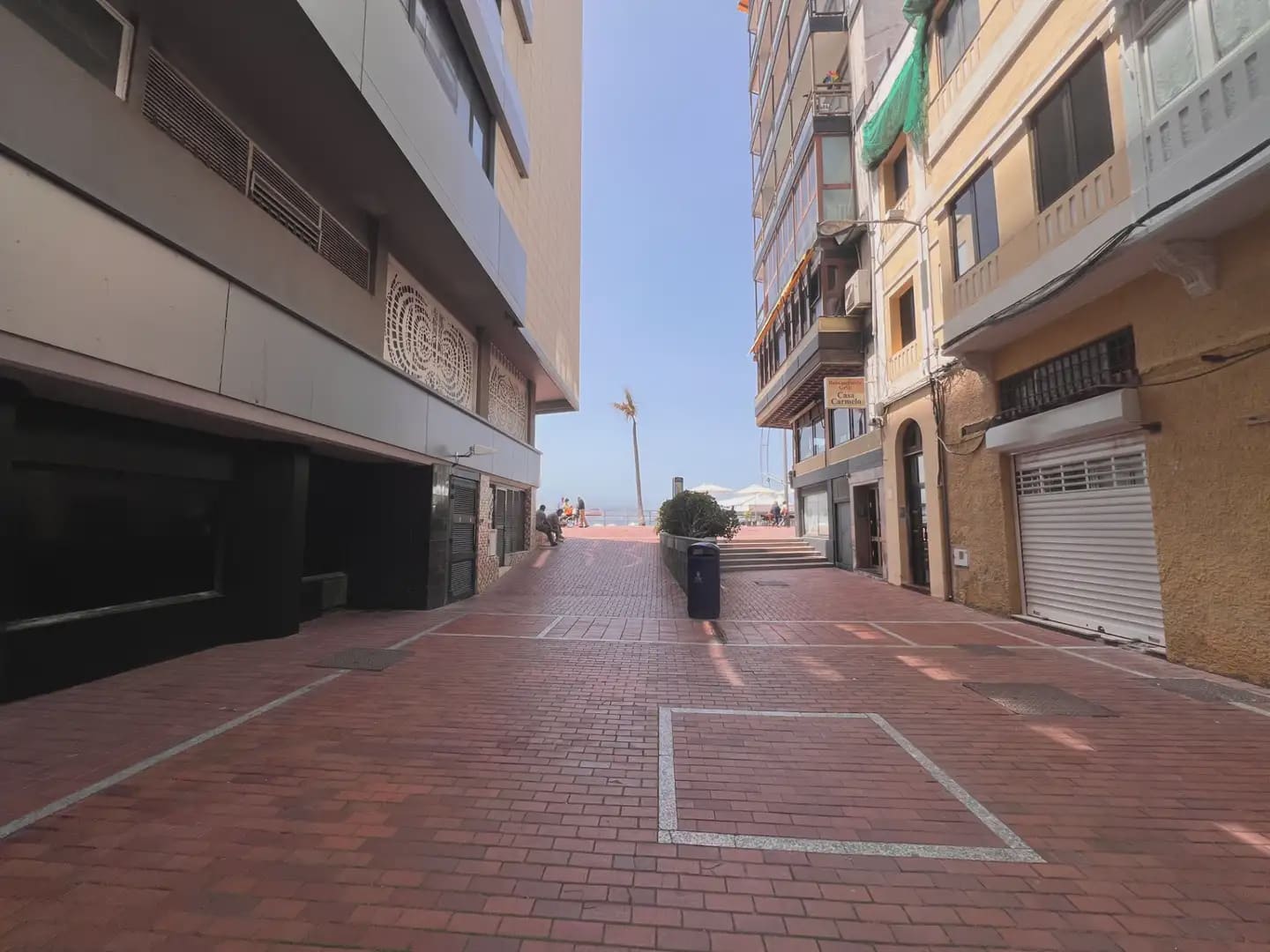 Erhverv til salg i Las Palmas de Gran Canaria - € 238.000 (Ref: 9782497)