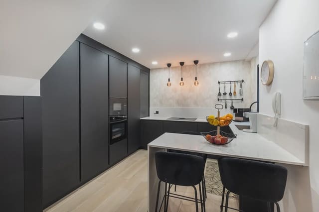 4 makuuhuone Omakotitalo myytävänä paikassa San Lorenzo, Las Palmas de Gran Canaria mukana 
autotalli - 380 000 € (Ref: 9782498)