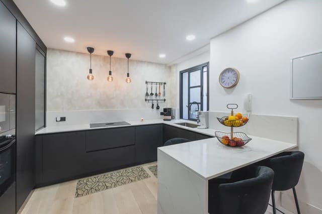 4 makuuhuone Omakotitalo myytävänä paikassa San Lorenzo, Las Palmas de Gran Canaria mukana 
autotalli - 380 000 € (Ref: 9782498)