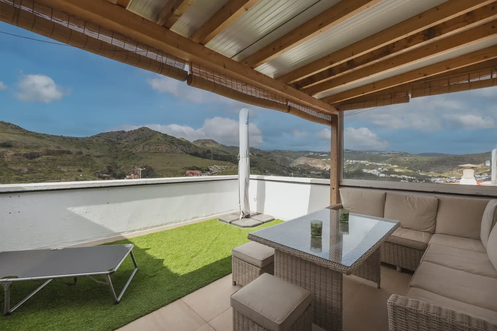 4 makuuhuone Omakotitalo myytävänä paikassa Las Palmas de Gran Canaria mukana 
autotalli - 380 000 € (Ref: 9782498)