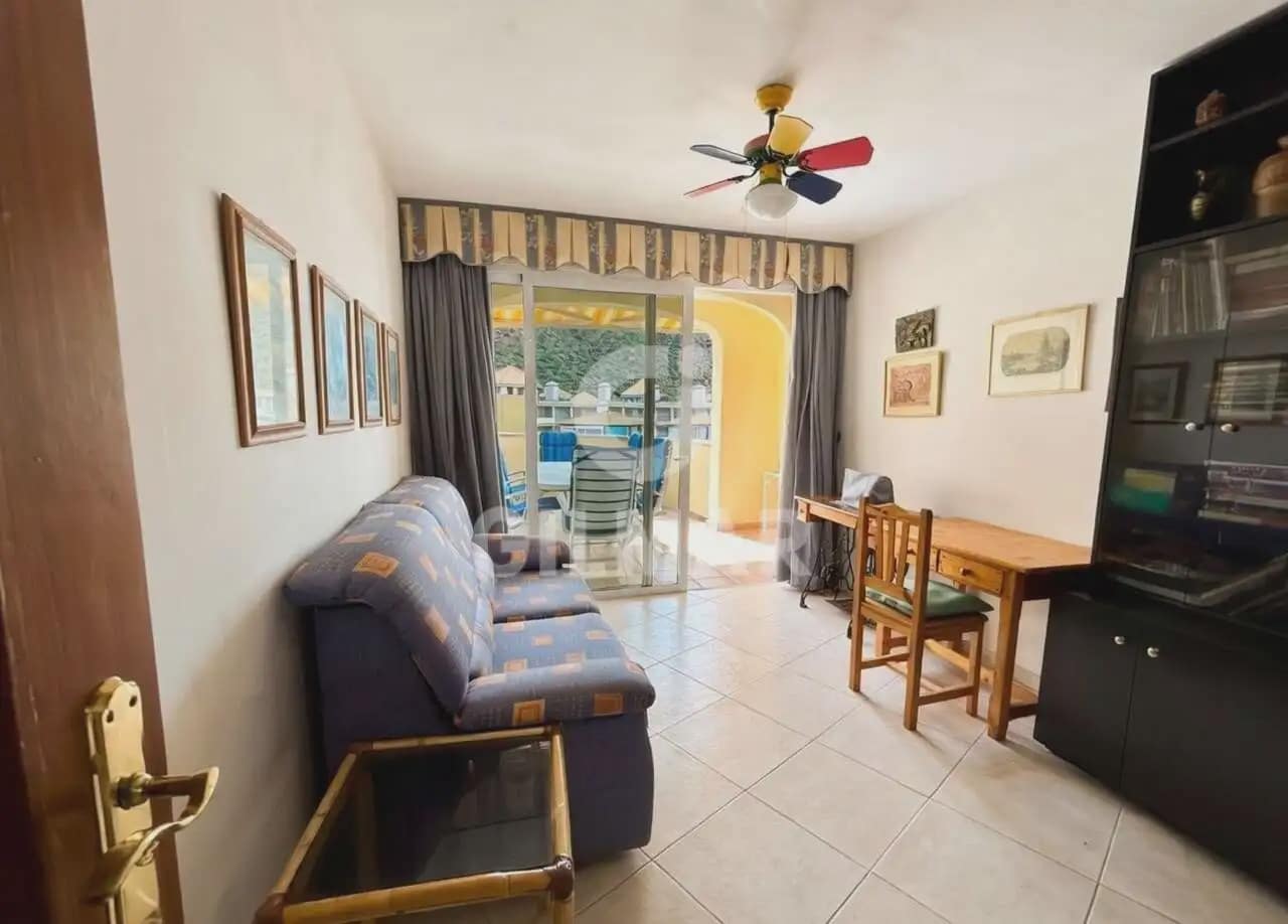 4 bedroom Flat for sale in Arona with pool - € 1,250,000 (Ref: 9807469)