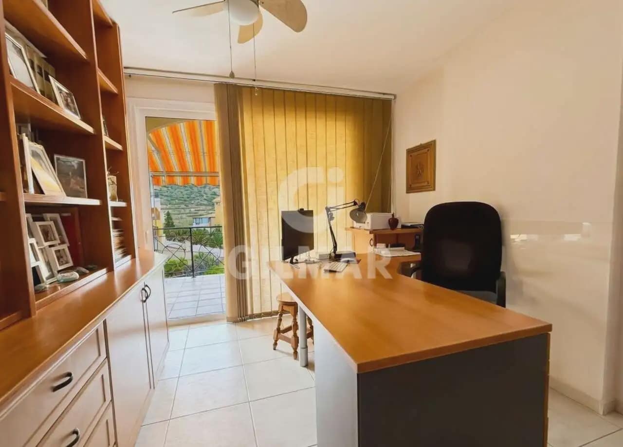 4 bedroom Flat for sale in Arona with pool - € 1,250,000 (Ref: 9807469)