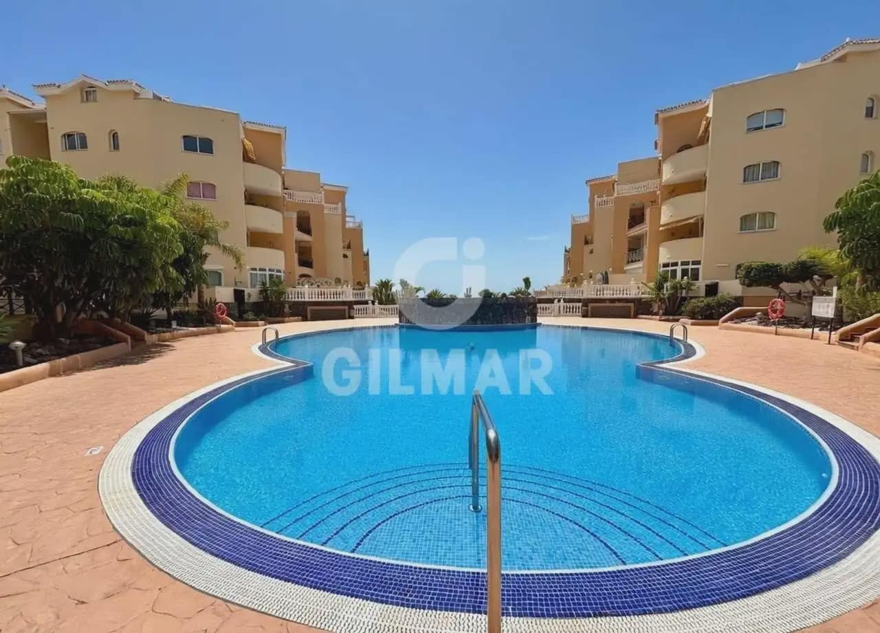 4 bedroom Flat for sale in Arona with pool - € 1,250,000 (Ref: 9807469)