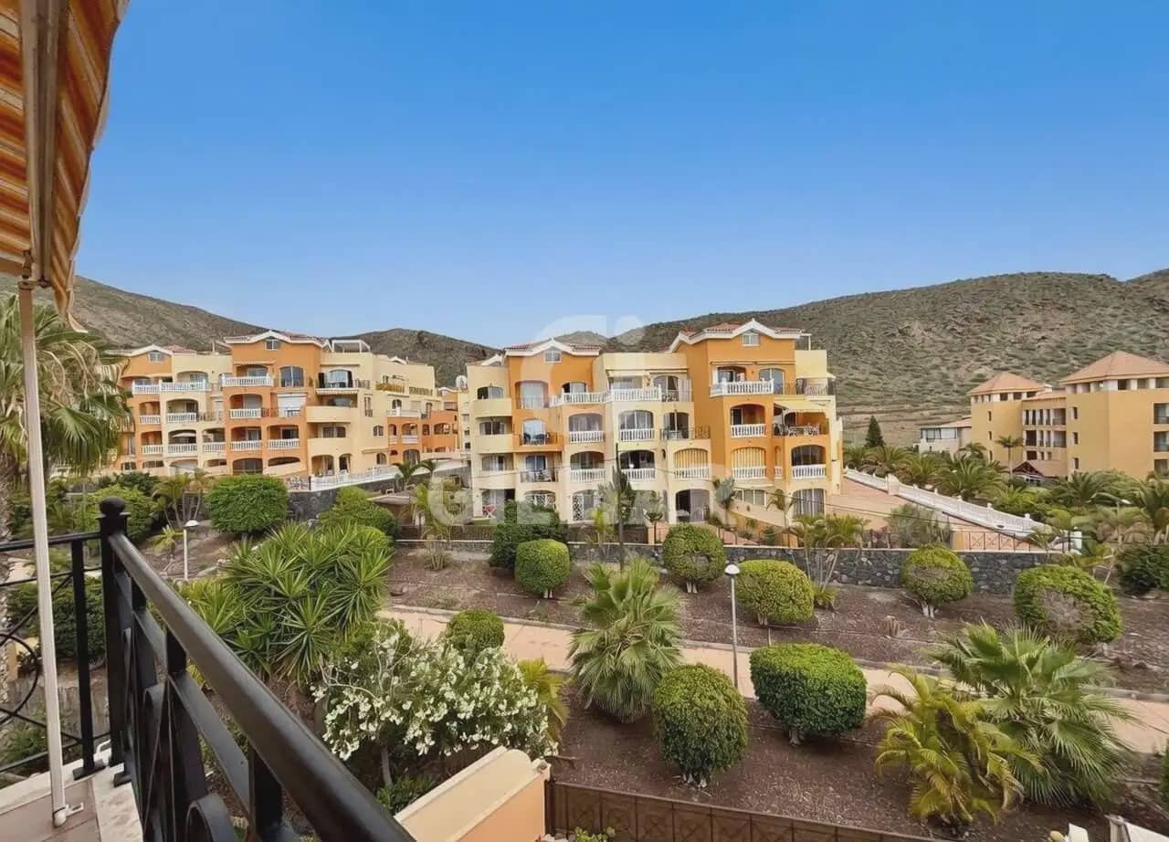 4 bedroom Flat for sale in Arona with pool - € 1,250,000 (Ref: 9807469)