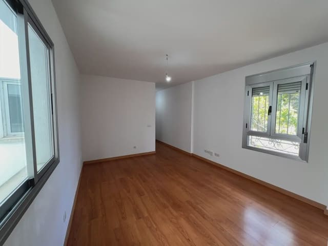3 soverom Leilighet til salgs i Carretera Centro, Las Palmas de Gran Canaria med garasje - € 198 000 (Ref: 9854437)