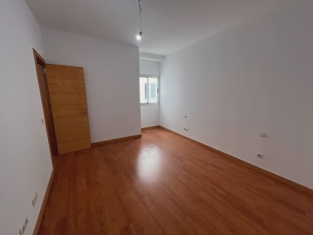 3 soverom Leilighet til salgs i Carretera Centro, Las Palmas de Gran Canaria med garasje - € 198 000 (Ref: 9854437)