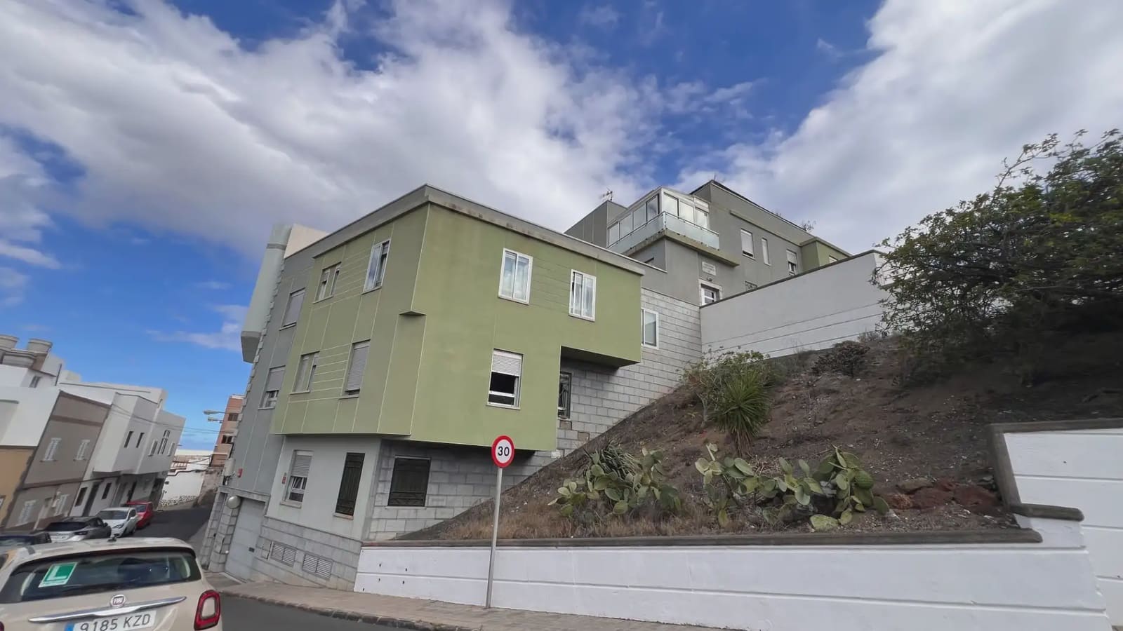3 soverom Leilighet til salgs i Las Palmas de Gran Canaria med garasje - € 198 000 (Ref: 9854437)