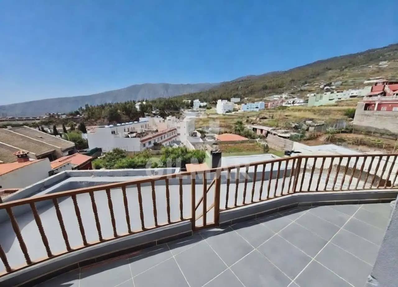 8 bedroom Villa for sale in Arafo - € 750,000 (Ref: 9861016)