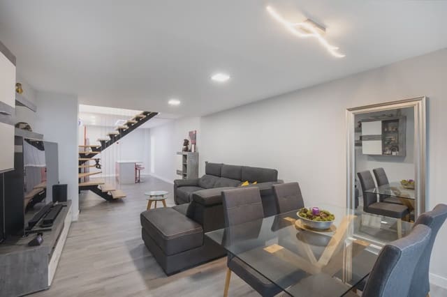 Casa de 3 habitaciones en Tafira, Las Palmas de Gran Canaria en venta con garaje - 445.000 € (Ref: 9867480)