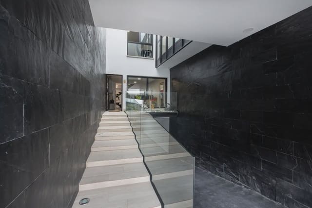Casa de 3 habitaciones en Tafira, Las Palmas de Gran Canaria en venta con garaje - 445.000 € (Ref: 9867480)