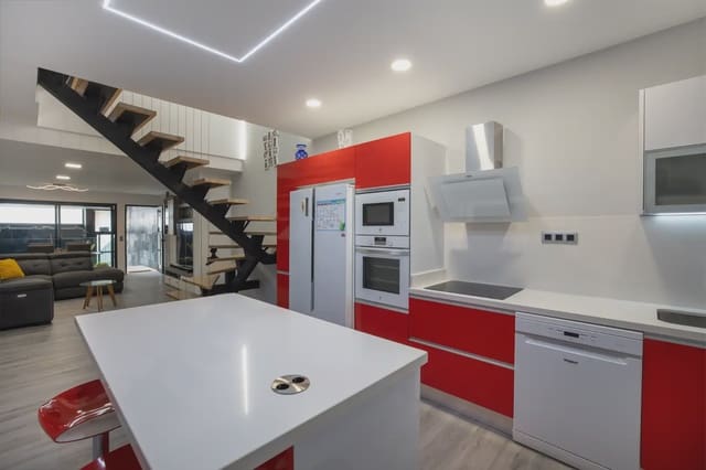 Casa de 3 habitaciones en Tafira, Las Palmas de Gran Canaria en venta con garaje - 445.000 € (Ref: 9867480)
