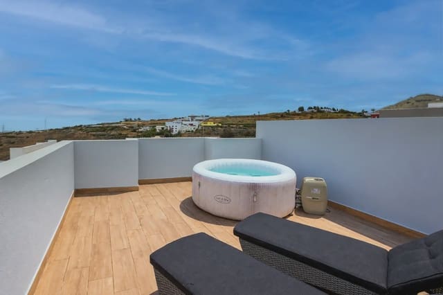 3 chambre Maison de Ville à vendre à Tafira, Las Palmas de Gran Canaria avec garage - 445 000 € (Ref: 9867480)