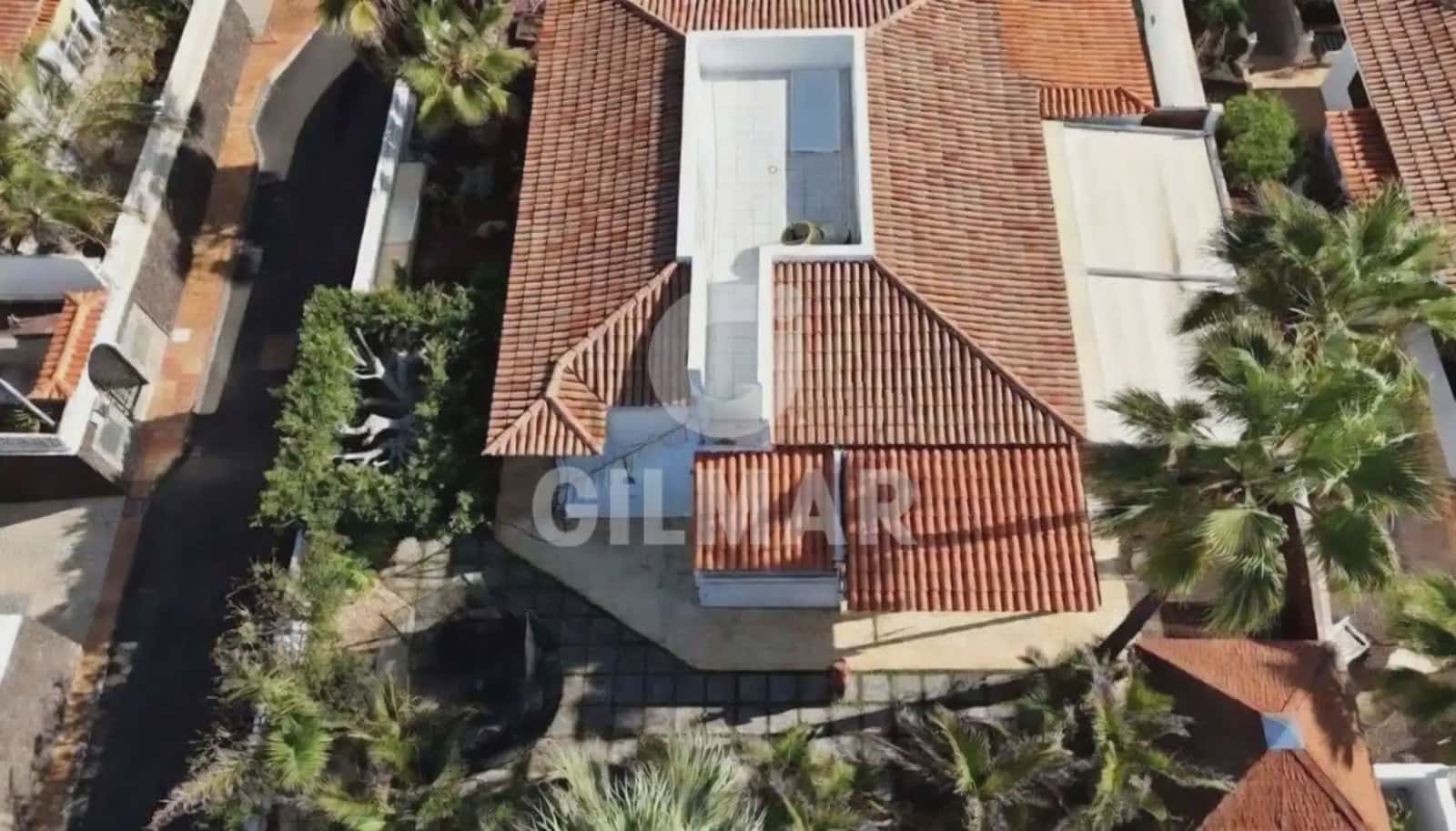 3 makuuhuone Huvila myytävänä paikassa Arona - 670 000 € (Ref: 9889540)