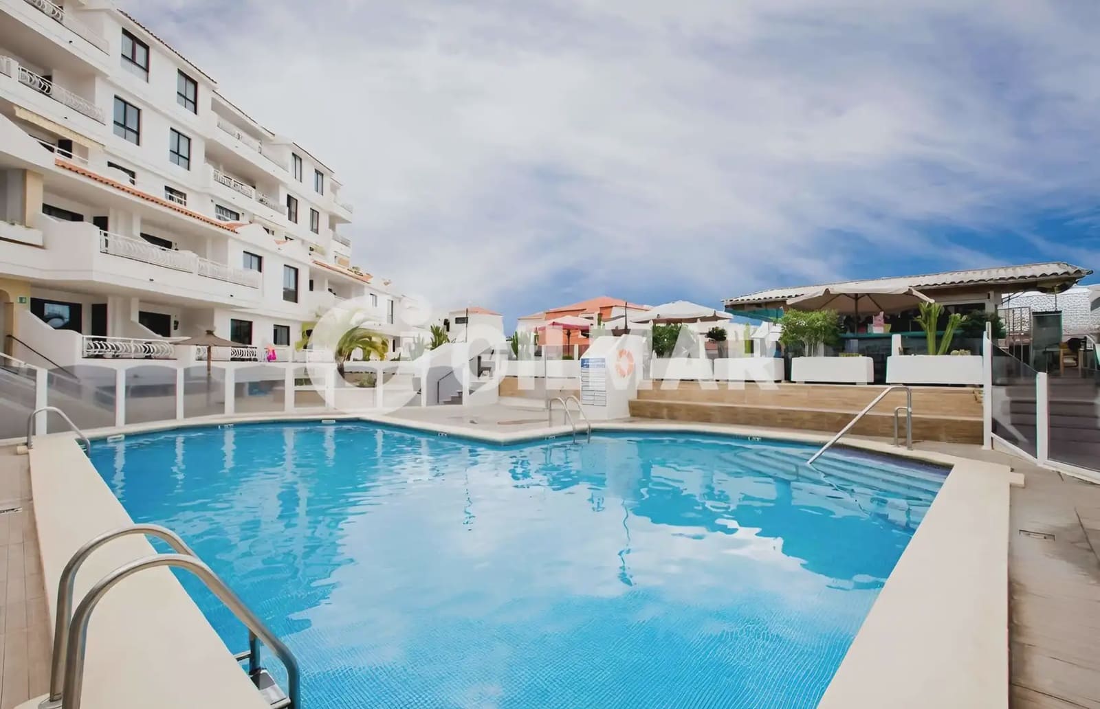 2 slaapkamer Flat te koop in Arona - € 289.000 (Ref: 9895440)