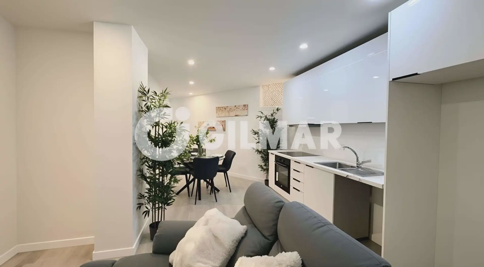 2 slaapkamer Flat te koop in Arona - € 289.000 (Ref: 9895440)