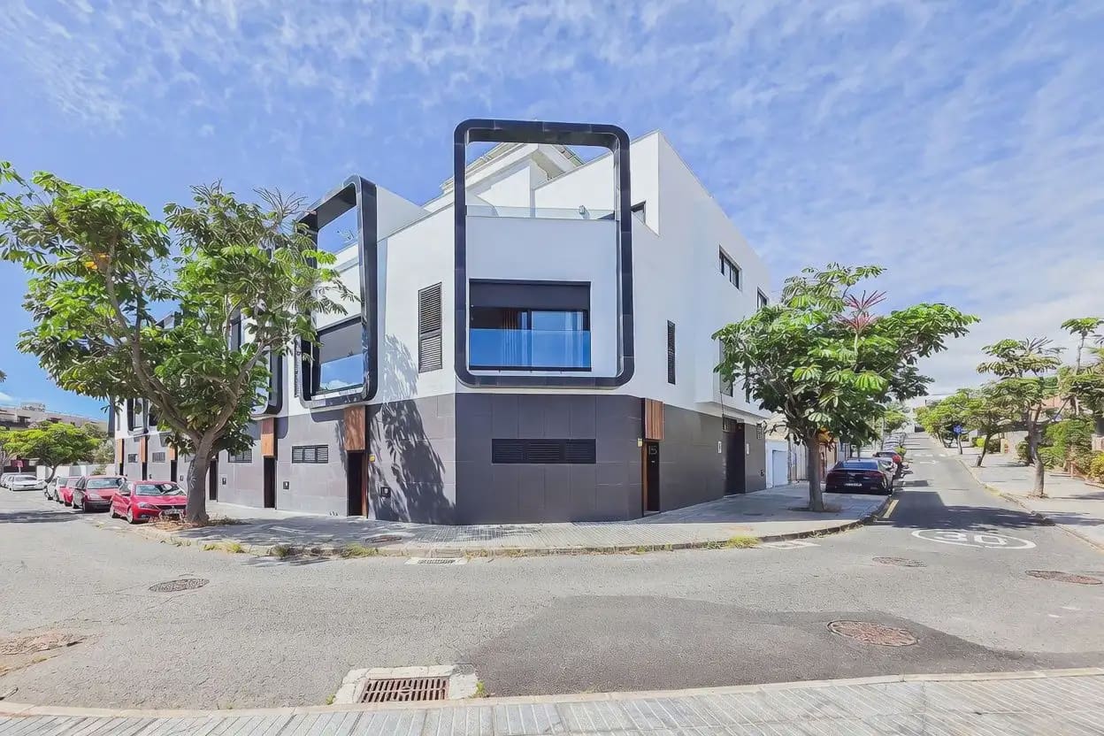 3 sypialnia Dom na sprzedaż w Las Palmas de Gran Canaria z garażem - 980 000 € (Ref: 9911757)