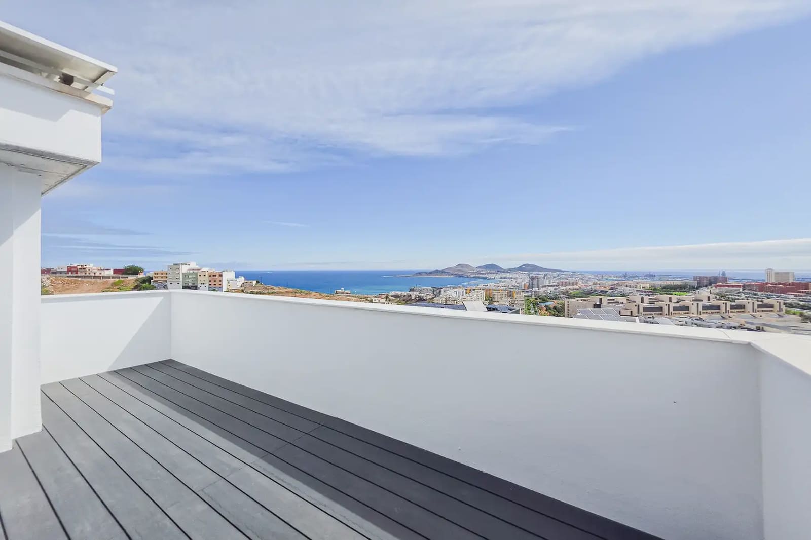3 sypialnia Dom na sprzedaż w Las Palmas de Gran Canaria z garażem - 980 000 € (Ref: 9911757)