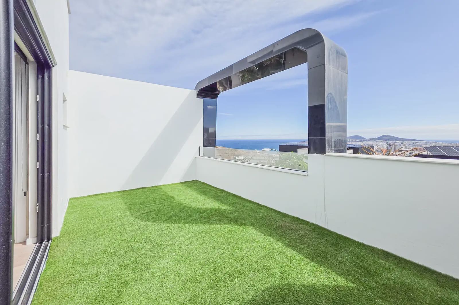 3 sypialnia Dom na sprzedaż w Las Palmas de Gran Canaria z garażem - 980 000 € (Ref: 9911757)