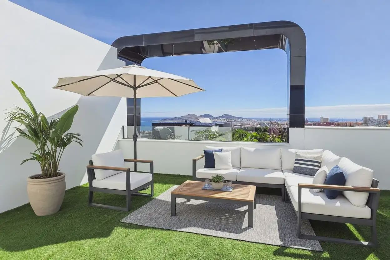 3 sypialnia Dom na sprzedaż w Las Palmas de Gran Canaria z garażem - 980 000 € (Ref: 9911757)