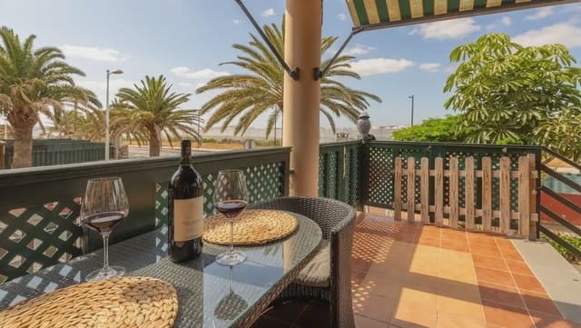 3 slaapkamer Appartement te koop in Playa del Hombre, Telde met garage - € 540.000 (Ref: 9939125)