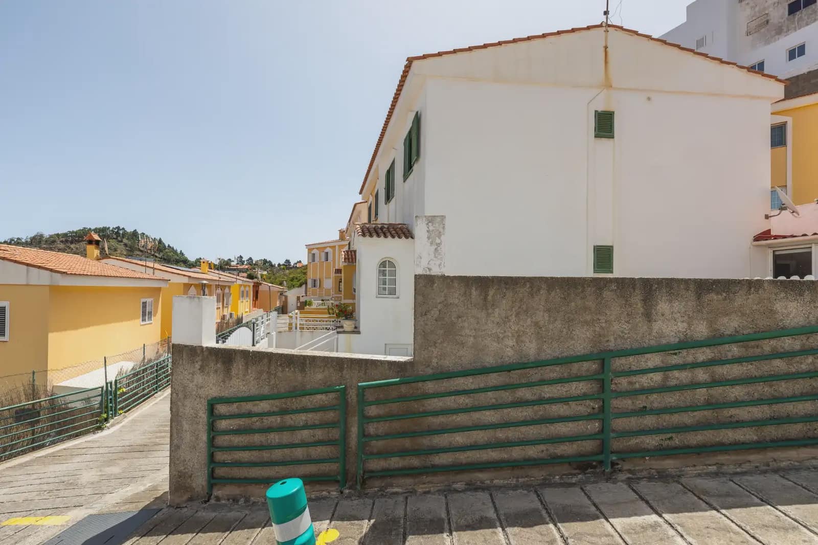 3 bedroom Semi-detached Villa for sale in Santa Brigida with garage - € 345,000 (Ref: 9976163)