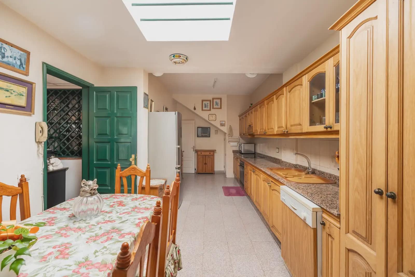 3 bedroom Semi-detached Villa for sale in Santa Brigida with garage - € 345,000 (Ref: 9976163)