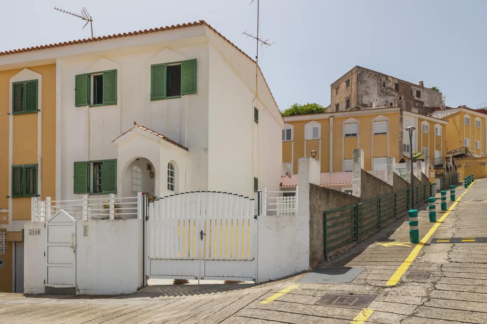 3 bedroom Semi-detached Villa for sale in Santa Brigida with garage - € 345,000 (Ref: 9976163)