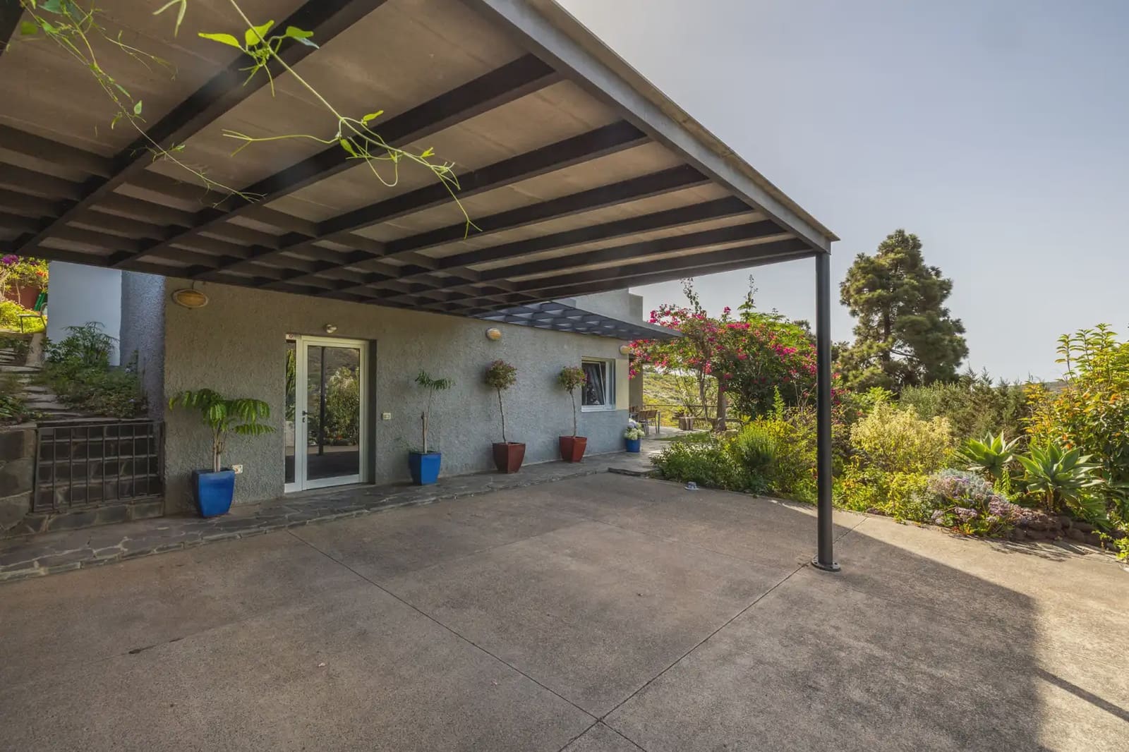 3 bedroom Villa for sale in Las Palmas de Gran Canaria with garage - € 840,000 (Ref: 9976556)