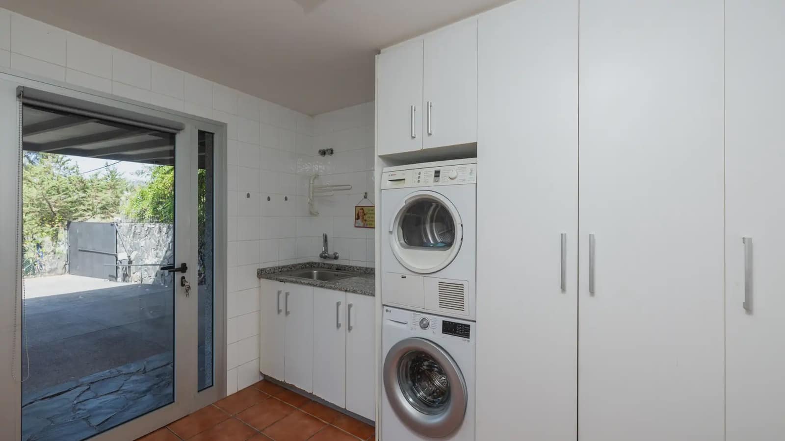 3 bedroom Villa for sale in Las Palmas de Gran Canaria with garage - € 840,000 (Ref: 9976556)