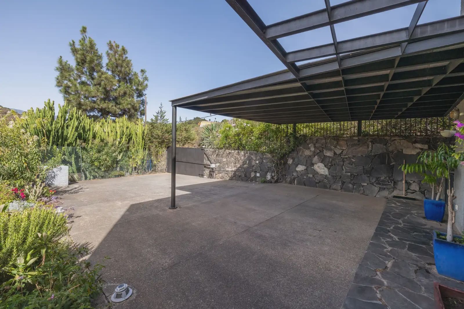 3 bedroom Villa for sale in Las Palmas de Gran Canaria with garage - € 840,000 (Ref: 9976556)