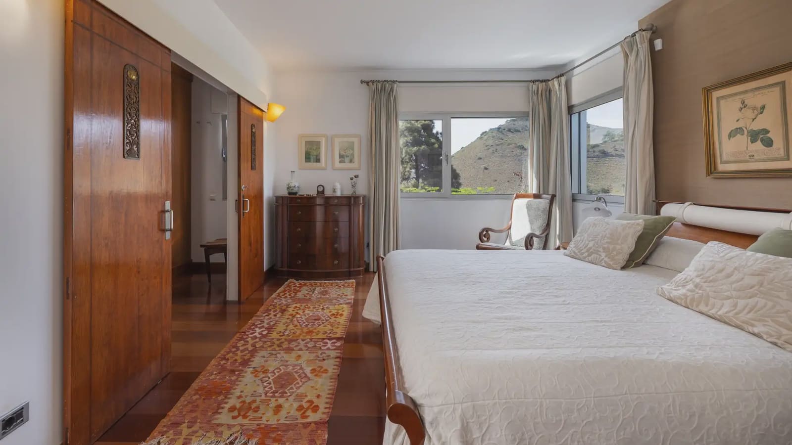 3 bedroom Villa for sale in Las Palmas de Gran Canaria with garage - € 840,000 (Ref: 9976556)