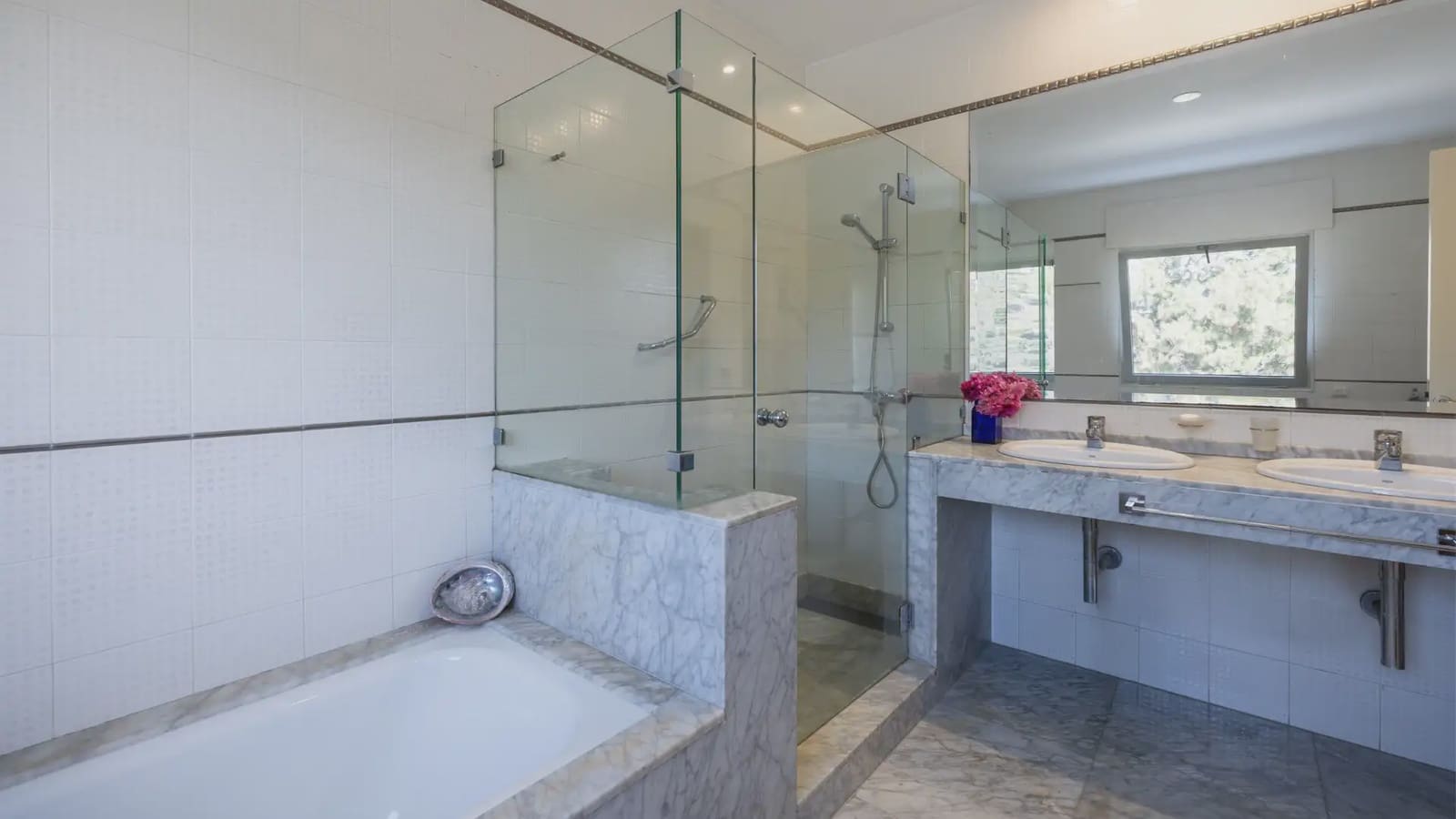 3 bedroom Villa for sale in Las Palmas de Gran Canaria with garage - € 840,000 (Ref: 9976556)