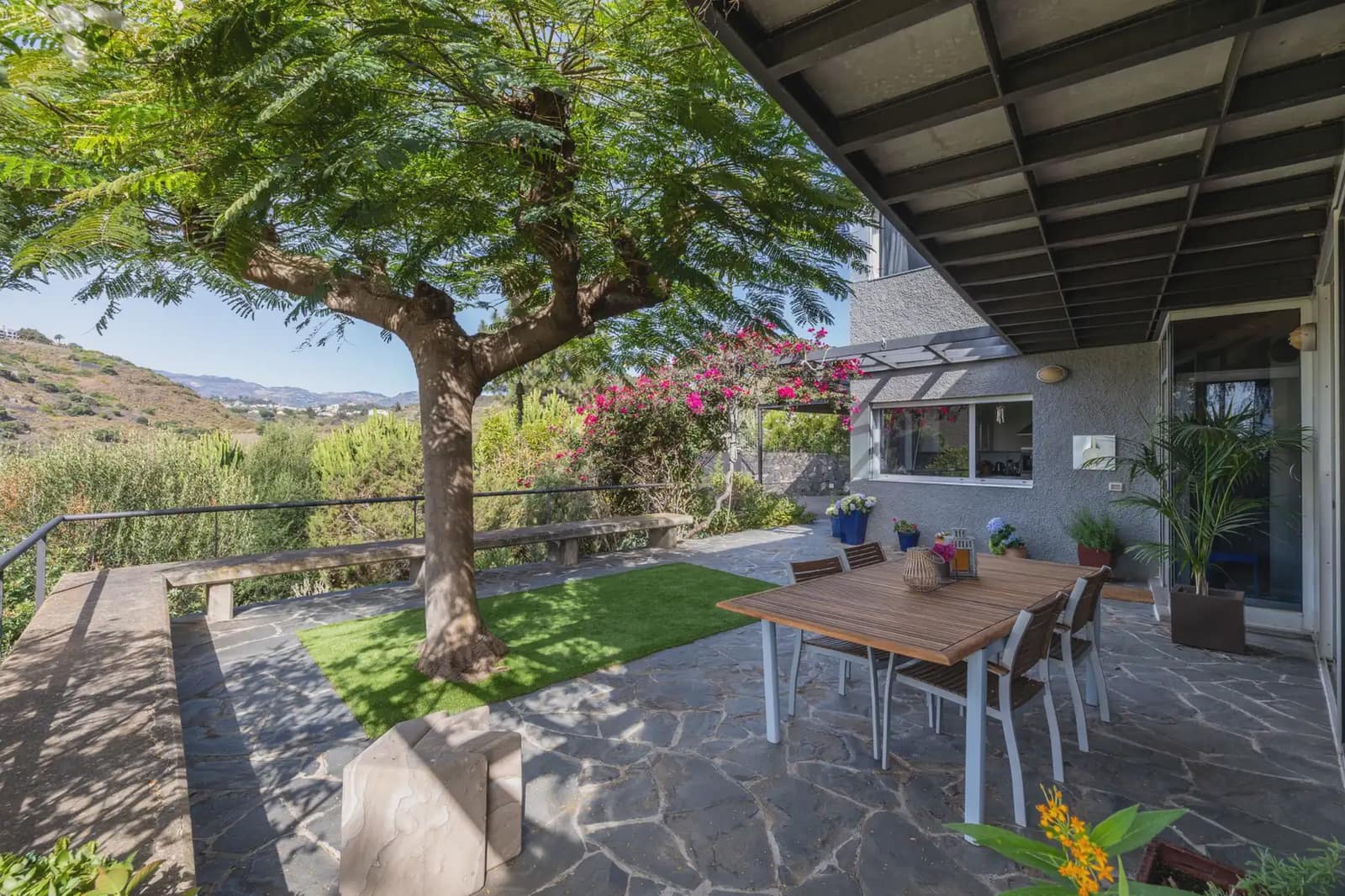 3 bedroom Villa for sale in Las Palmas de Gran Canaria with garage - € 840,000 (Ref: 9976556)