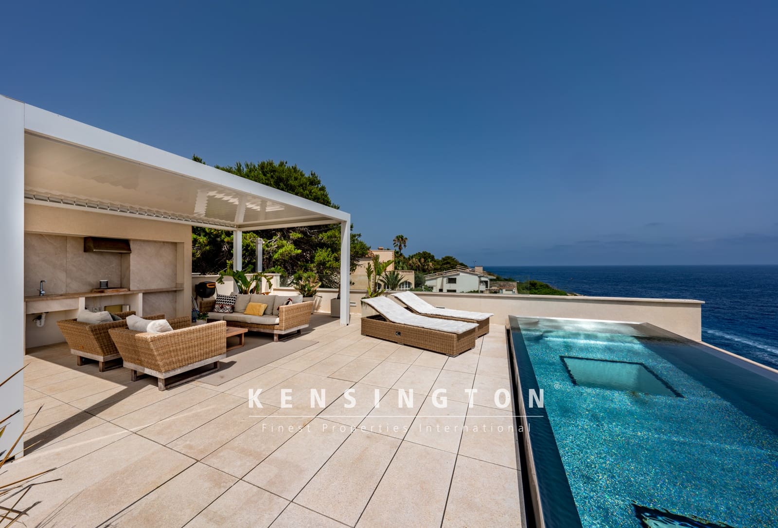 4 slaapkamer Villa te koop in Portocristo / Port de Manacor met zwembad garage - € 4.300.000 (Ref: 7700085)