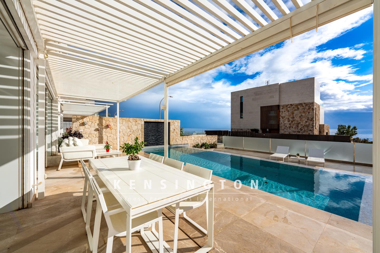 2 soveværelse Lejlighed til salg i Portocristo / Port de Manacor med swimmingpool - € 1.150.000 (Ref: 7995967)