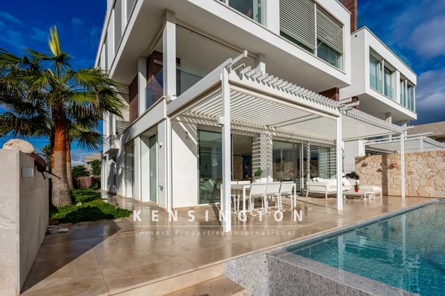 2 bedroom Apartment for sale in Portocristo / Port de Manacor, Manacor with pool - € 1,150,000 (Ref: 7995967)