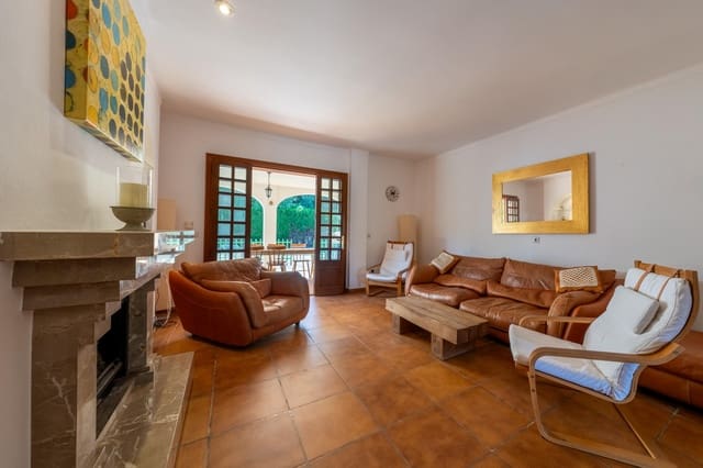 4 soveværelse Villa til salg i Cala Anguila, Manacor med swimmingpool - € 795.000 (Ref: 8553789)