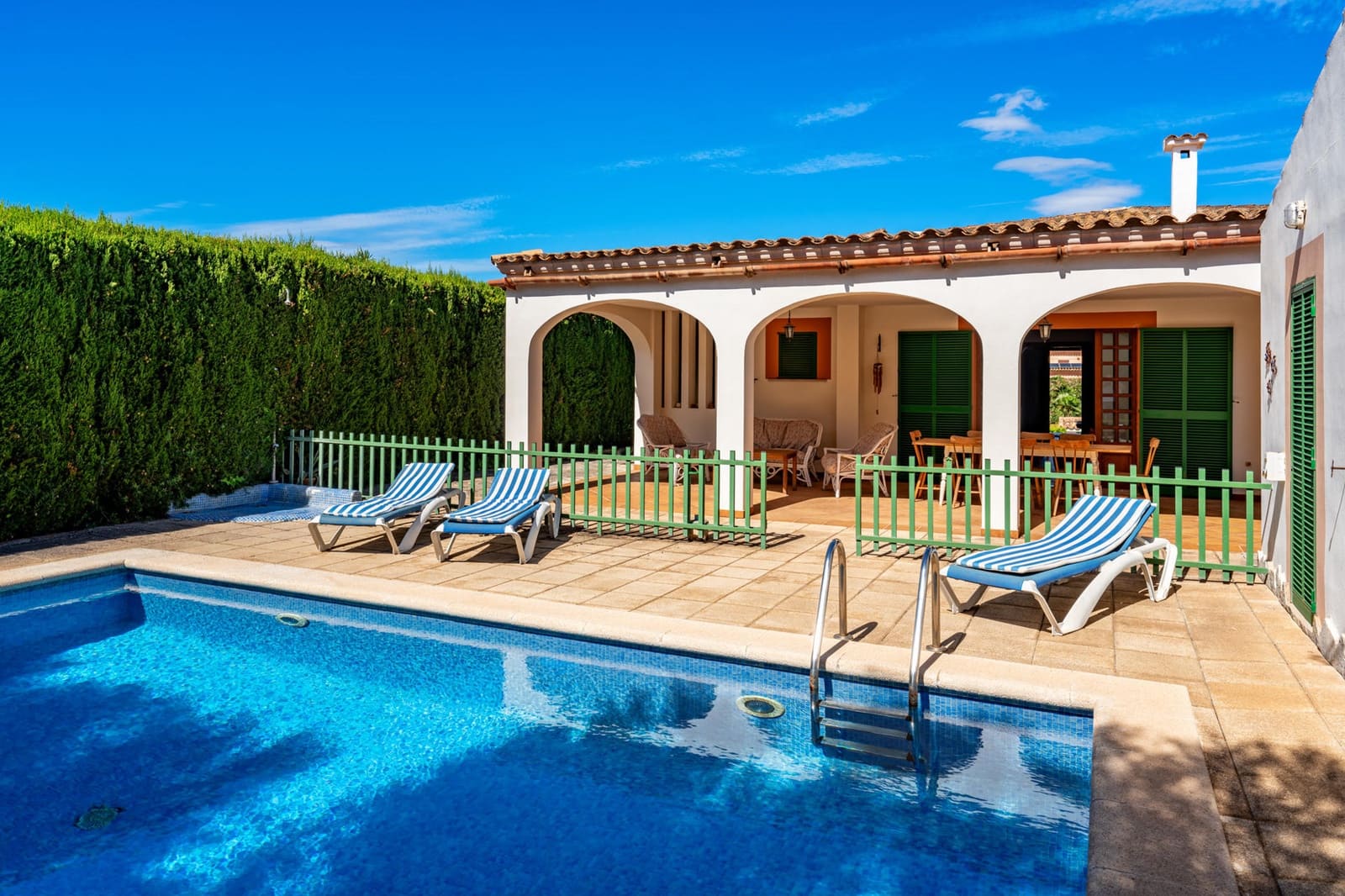 4 soveværelse Villa til salg i Cala Anguila med swimmingpool - € 795.000 (Ref: 8553789)