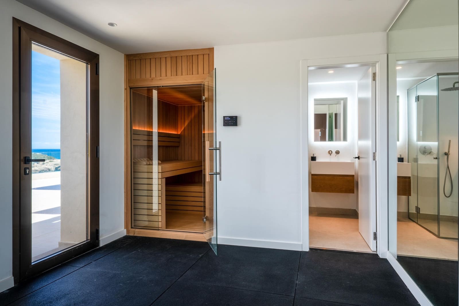 3 soveværelse Villa til salg i Cala Murada med garage - € 1.975.000 (Ref: 9014185)