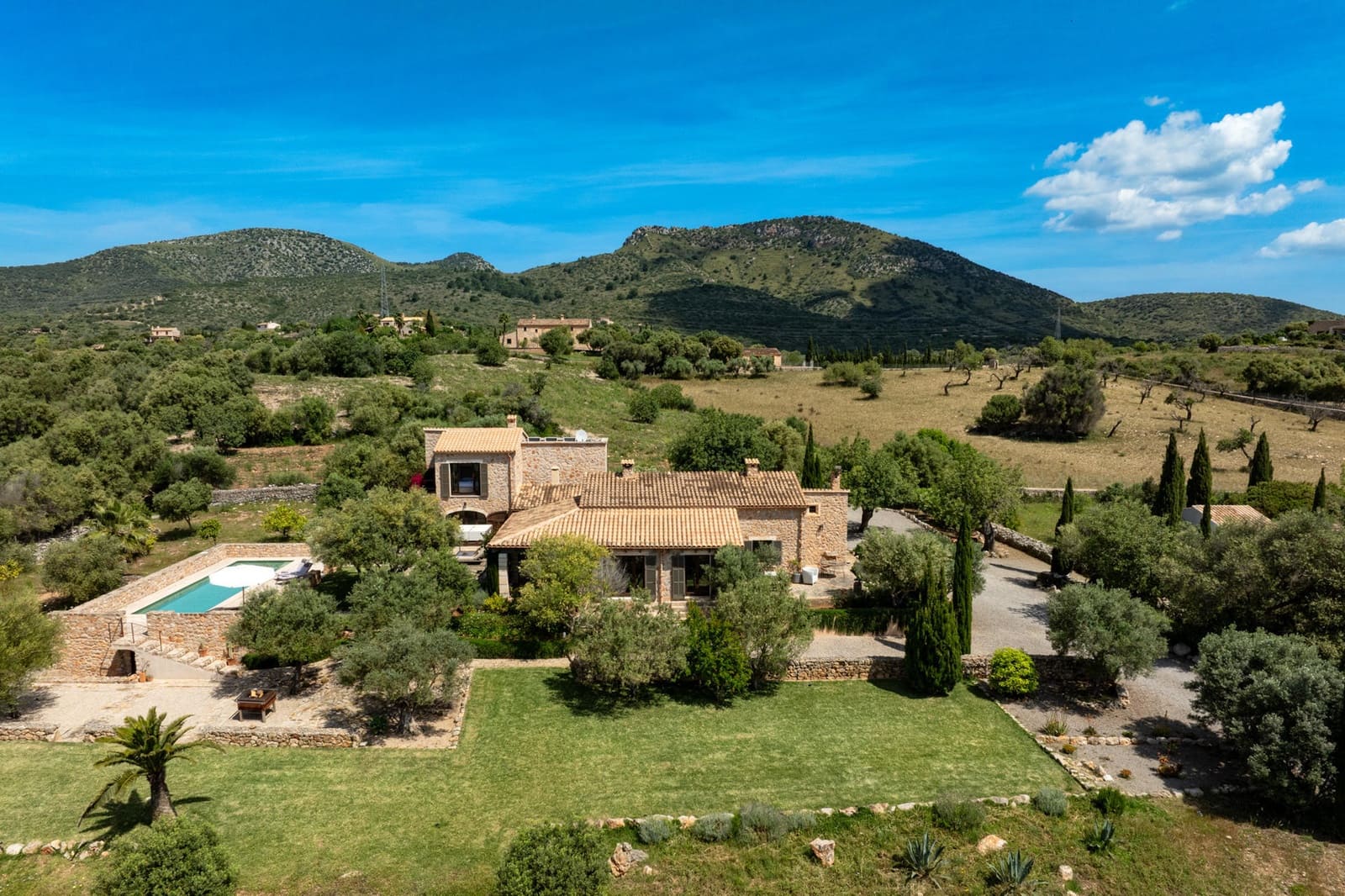 3 soveværelse Villa til salg i Sant Llorenc des Cardassar med swimmingpool - € 2.490.000 (Ref: 9142108)